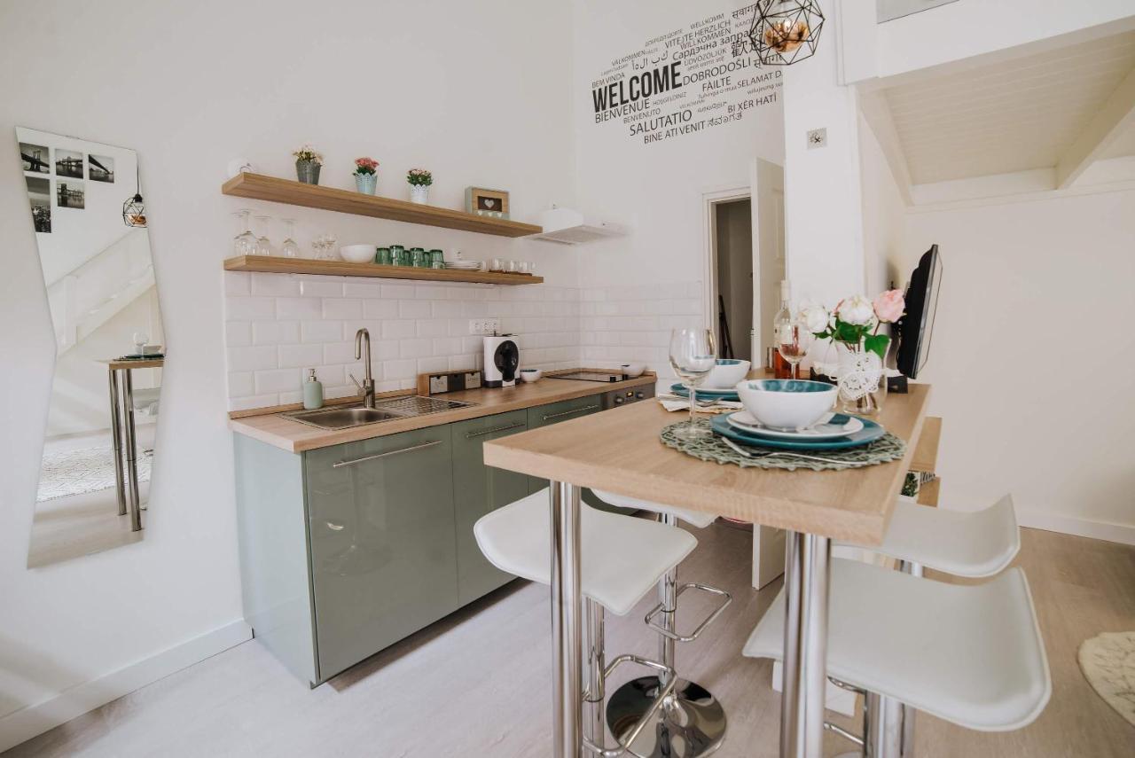 Comfy Apartment At New York Cafe With Aircon Budapest Exterior photo