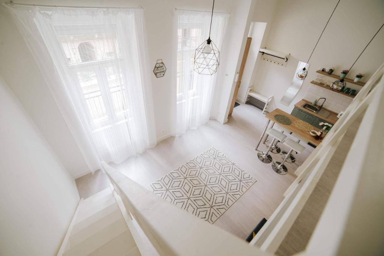 Comfy Apartment At New York Cafe With Aircon Budapest Exterior photo